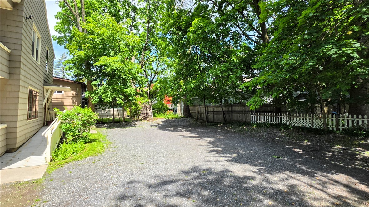 411 N Tioga Street