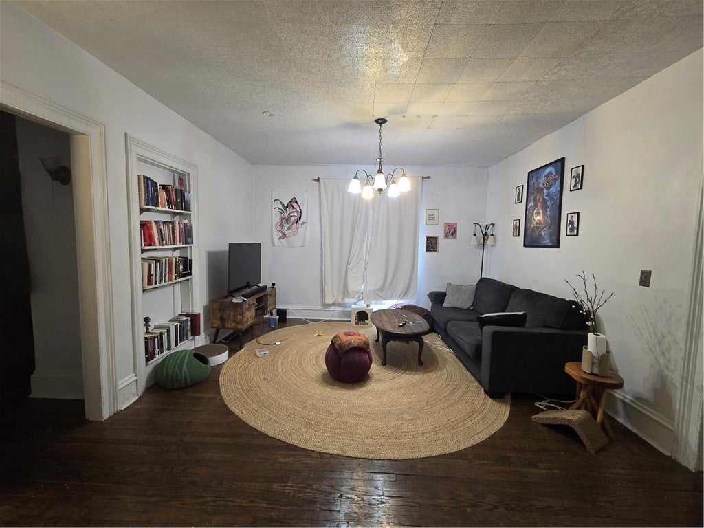 702 N Aurora Street