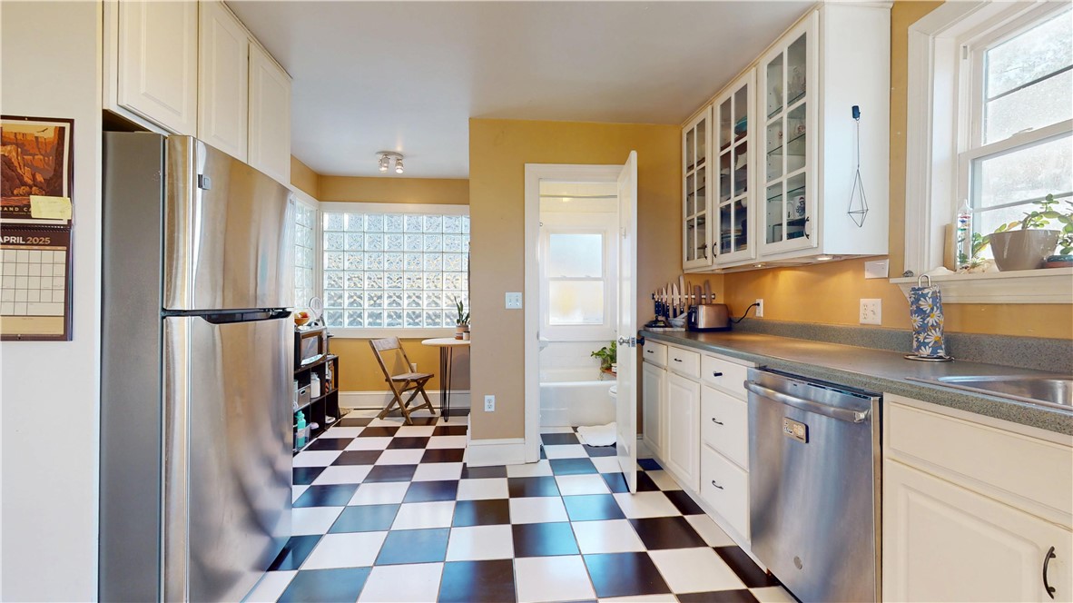 742 S Aurora Street, Ithaca, New York image 2