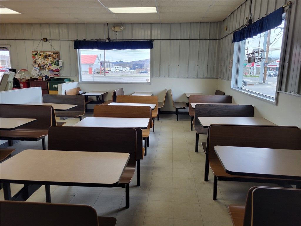 176 Vestal Parkway E