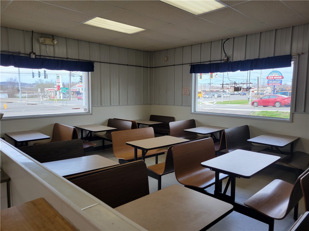 176 Vestal Parkway E