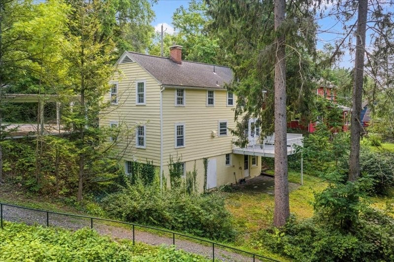 122 Warren Road