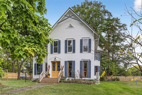 Homes For Sale - 8450 N Maple Street<br/> Seneca County, Lodi, NY 14860