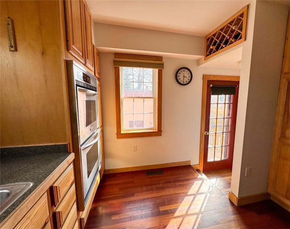 109 W York Street, Ithaca, New York image 13