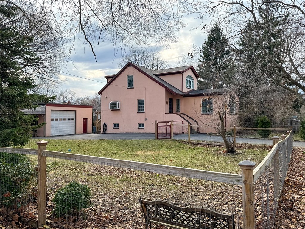 109 W York Street, Ithaca, New York image 2