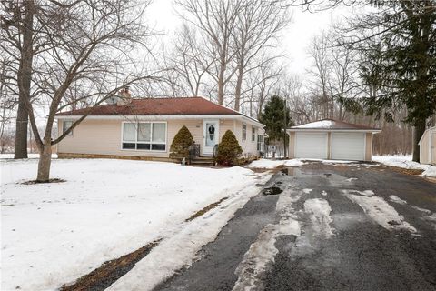 Homes For Sale - 1965 East Shore Drive<br/> Lansing, NY 14882