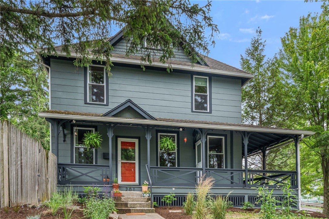 201 Columbia Street