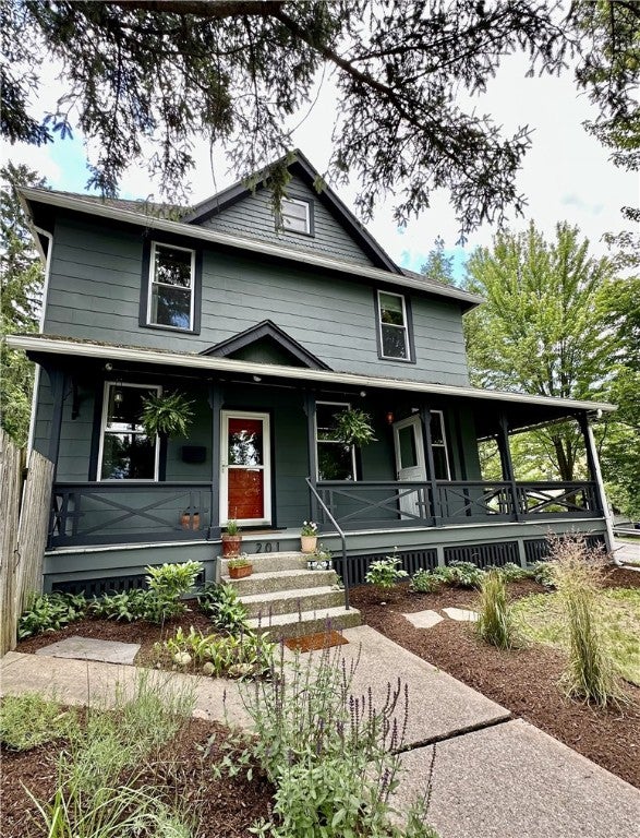 201 Columbia Street