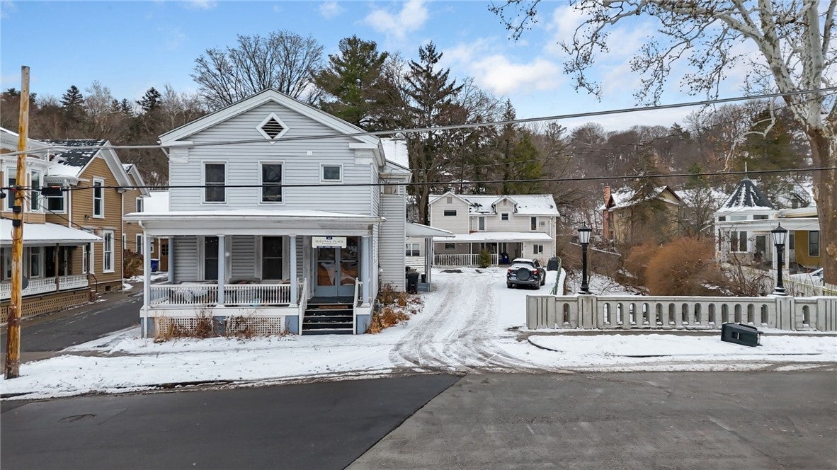 415 N Aurora Street