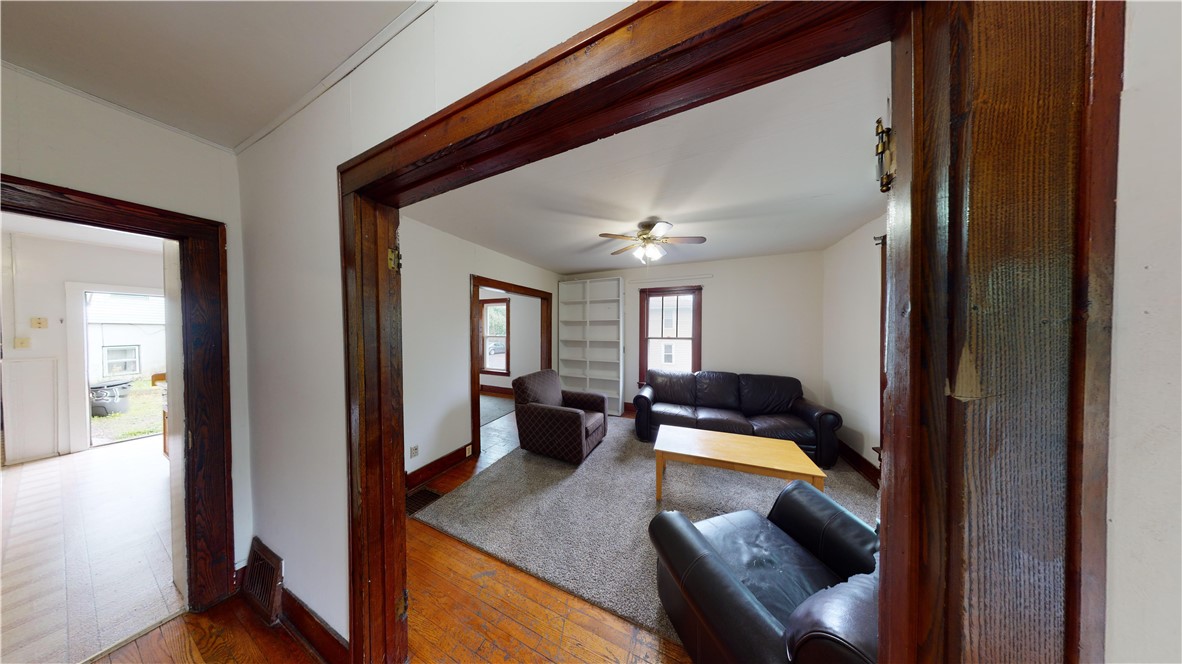 321 - 321.5 Hillview Place