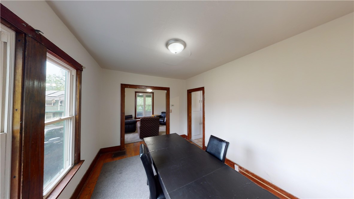 321 - 321.5 Hillview Place