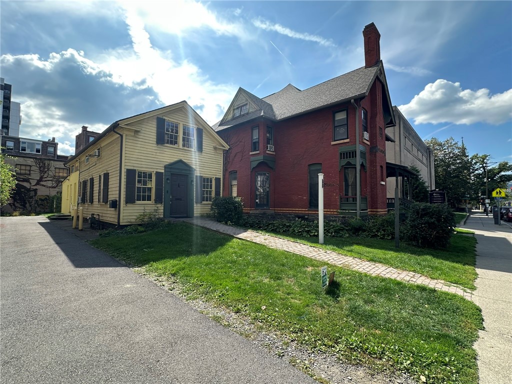 109-111 E Seneca Street