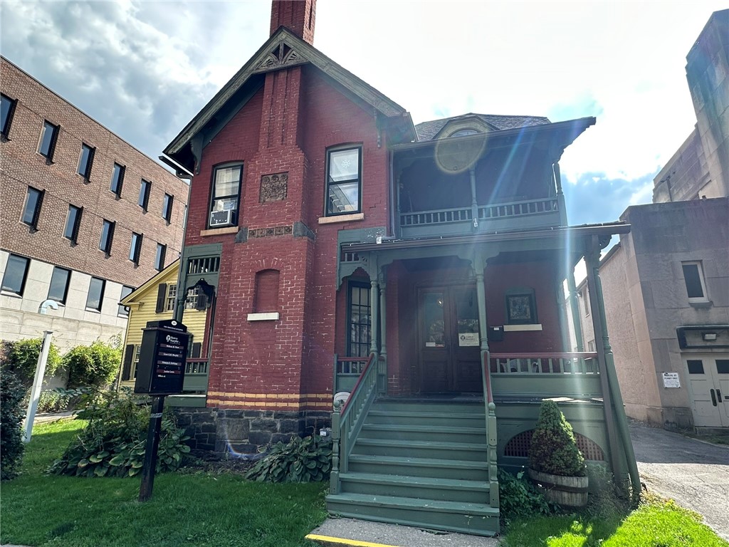 109-111 E Seneca Street