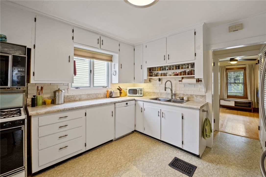205 E Falls Street, Ithaca, New York image 17