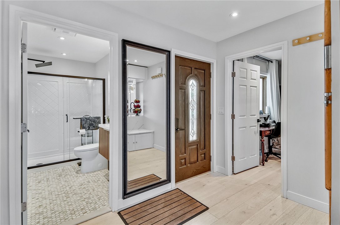 22 Ladoga Park Road W