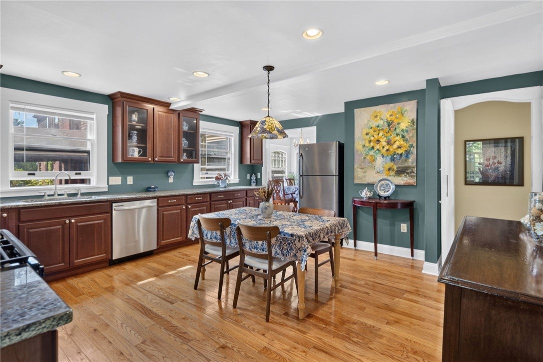 507 E Seneca