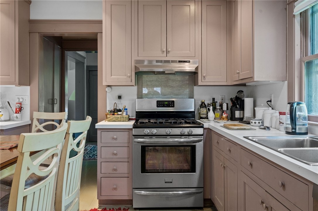 206 Elmwood Avenue, Ithaca, New York image 10