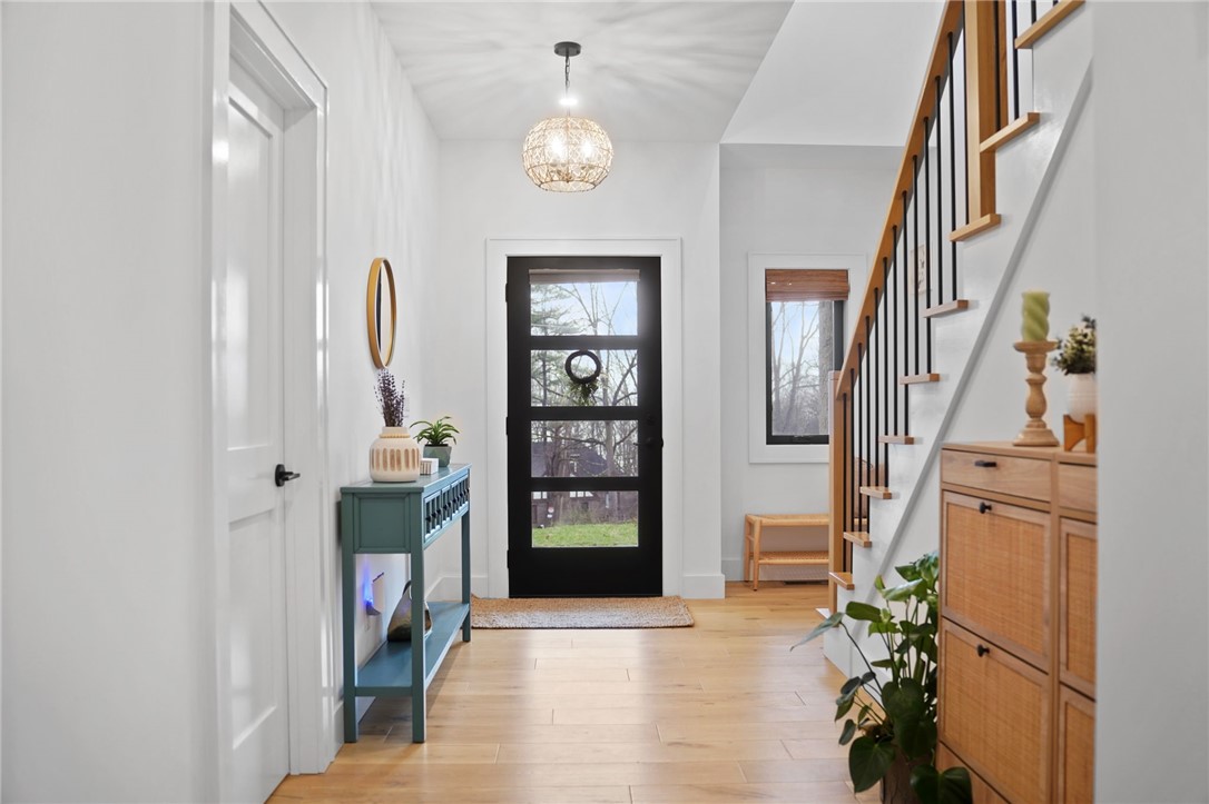 211 N Sunset Drive