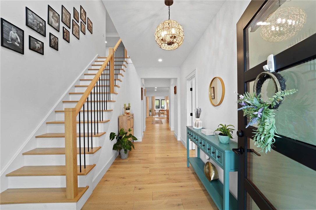 211 N Sunset Drive