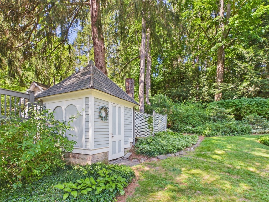 210/212 Forest Home Drive