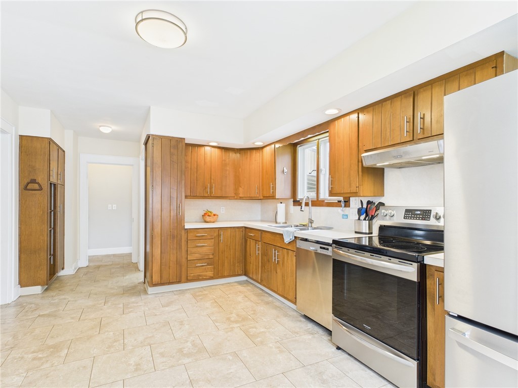 11 Parker Avenue, Cortland, New York image 5