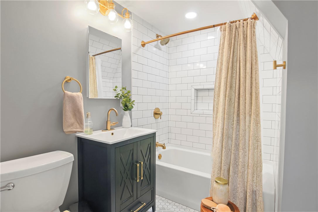 45 Cedar Street, Cortland, New York image 23