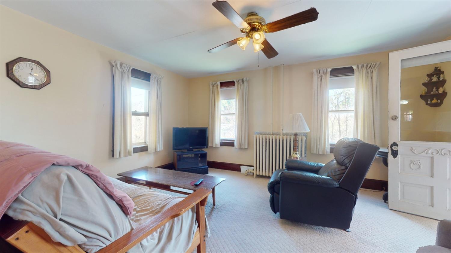 Ithaca, New York 14850, United States, 4 Bedrooms Bedrooms, ,1 BathroomBathrooms,Residential,Pending,69908