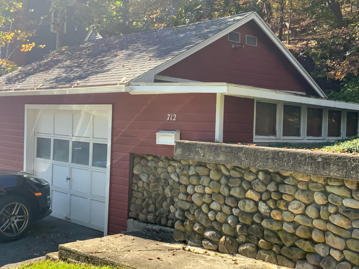 Ithaca, New York 14850, United States, 4 Bedrooms Bedrooms, ,1 BathroomBathrooms,Residential,Pending,69908