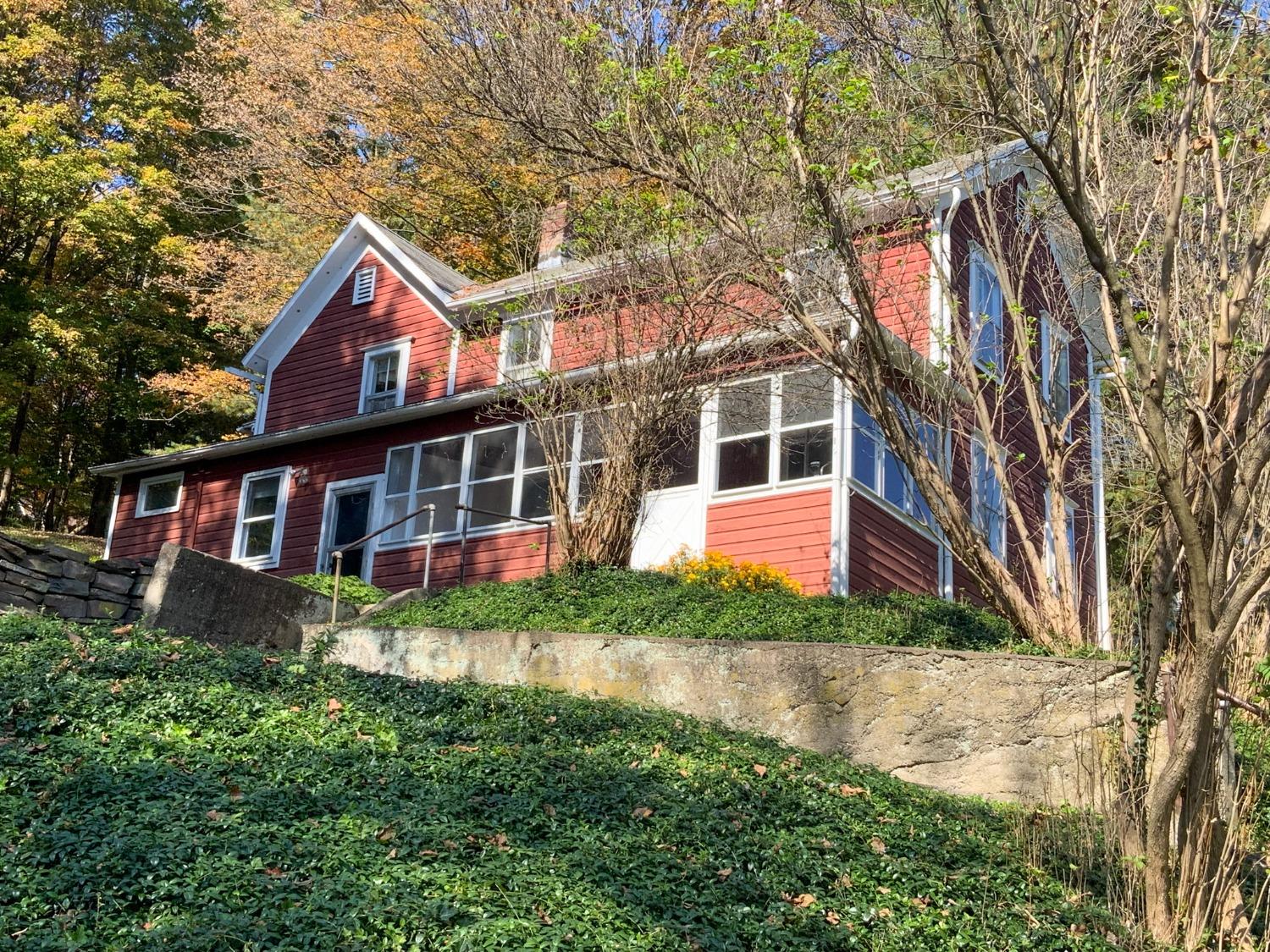 Ithaca, New York 14850, United States, 4 Bedrooms Bedrooms, ,1 BathroomBathrooms,Residential,Pending,69908