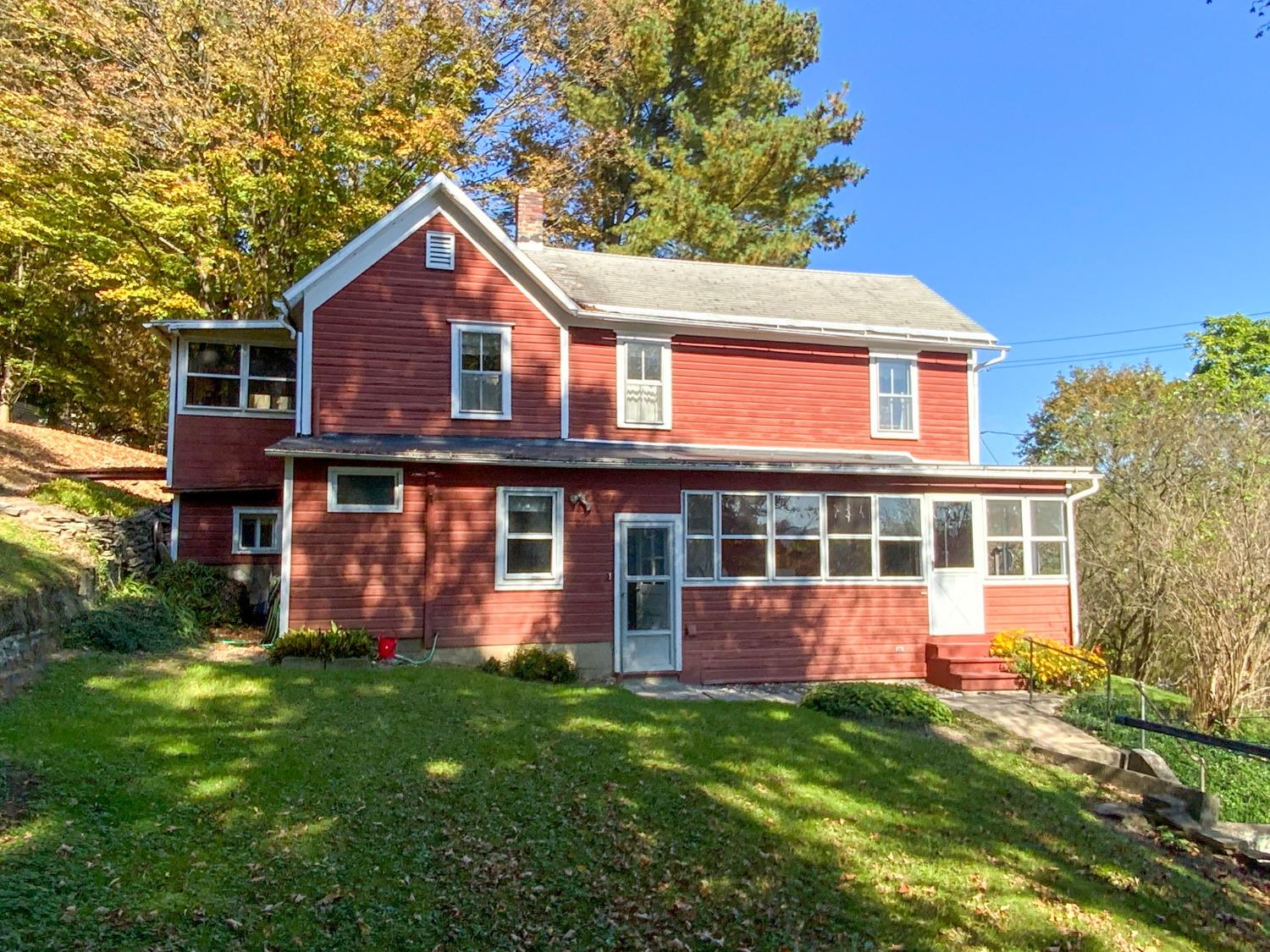 Ithaca, New York 14850, United States, 4 Bedrooms Bedrooms, ,1 BathroomBathrooms,Residential,Pending,69908