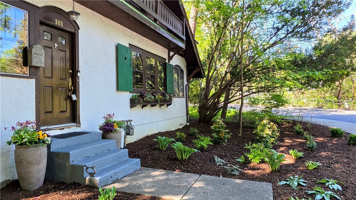 101 Thurston Avenue