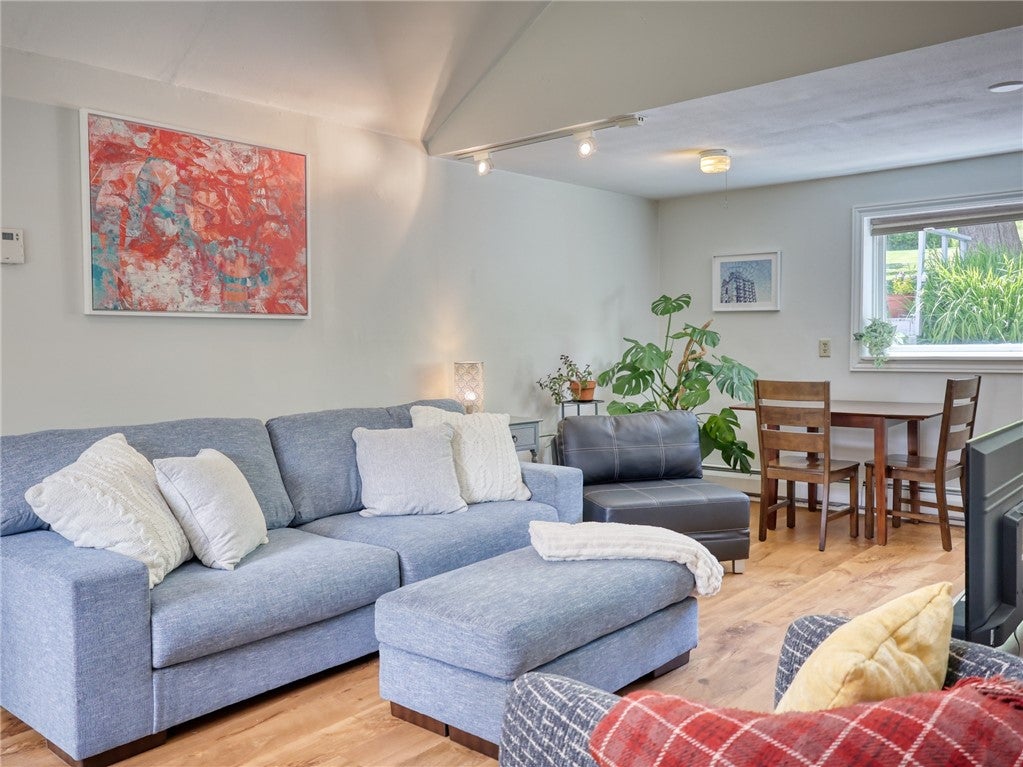 1120 Coddington Road