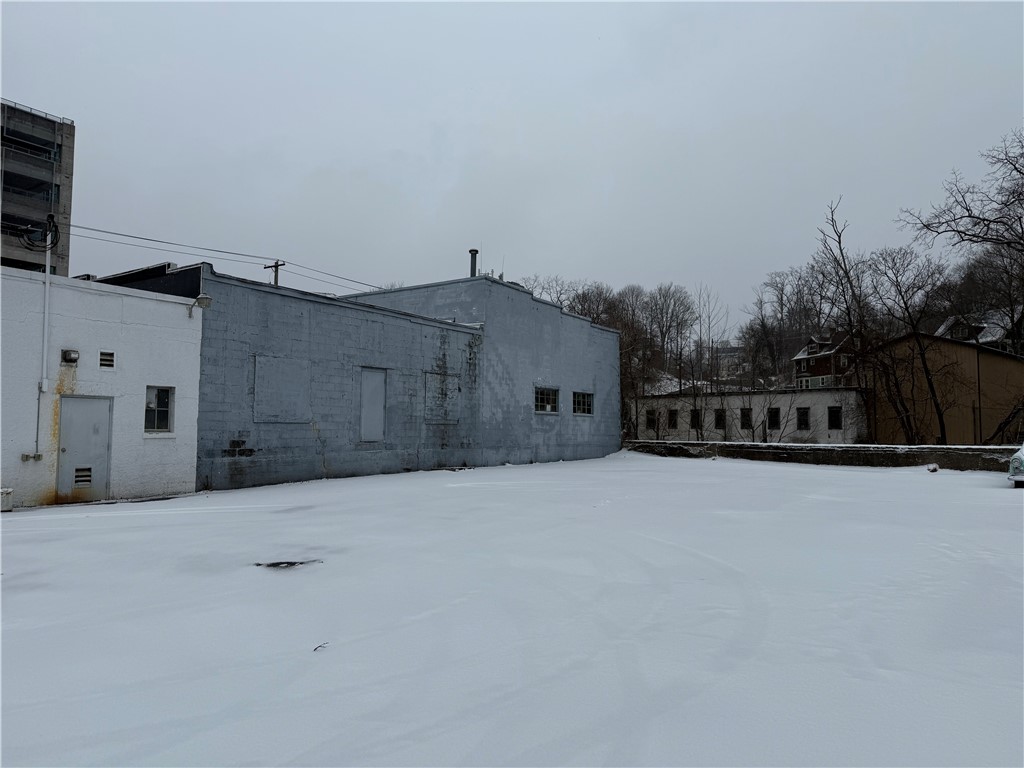 105, 107, 109 E Clinton Street