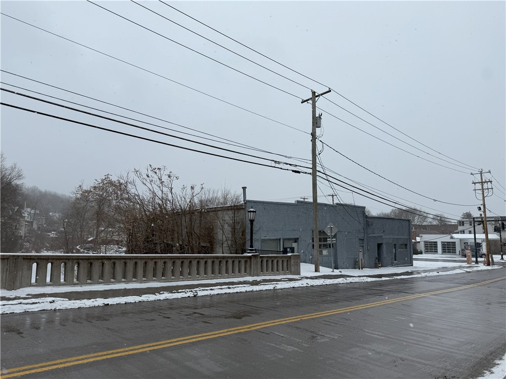 105, 107, 109 E Clinton Street