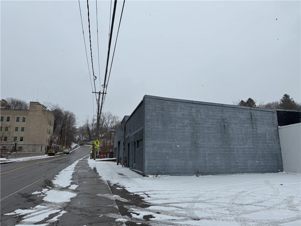 105, 107, 109 E Clinton Street