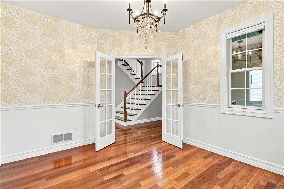 9 Woodland Way