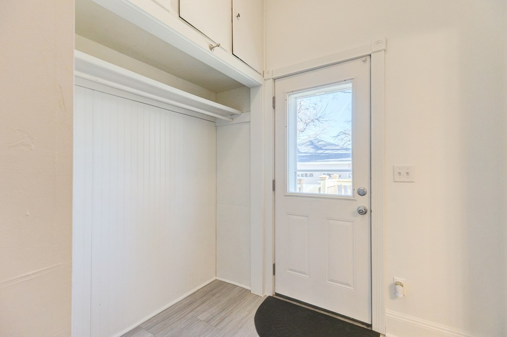 Salina, Kansas 67401, United States, 4 Bedrooms Bedrooms, ,2 BathroomsBathrooms,Residential,Pending,65769