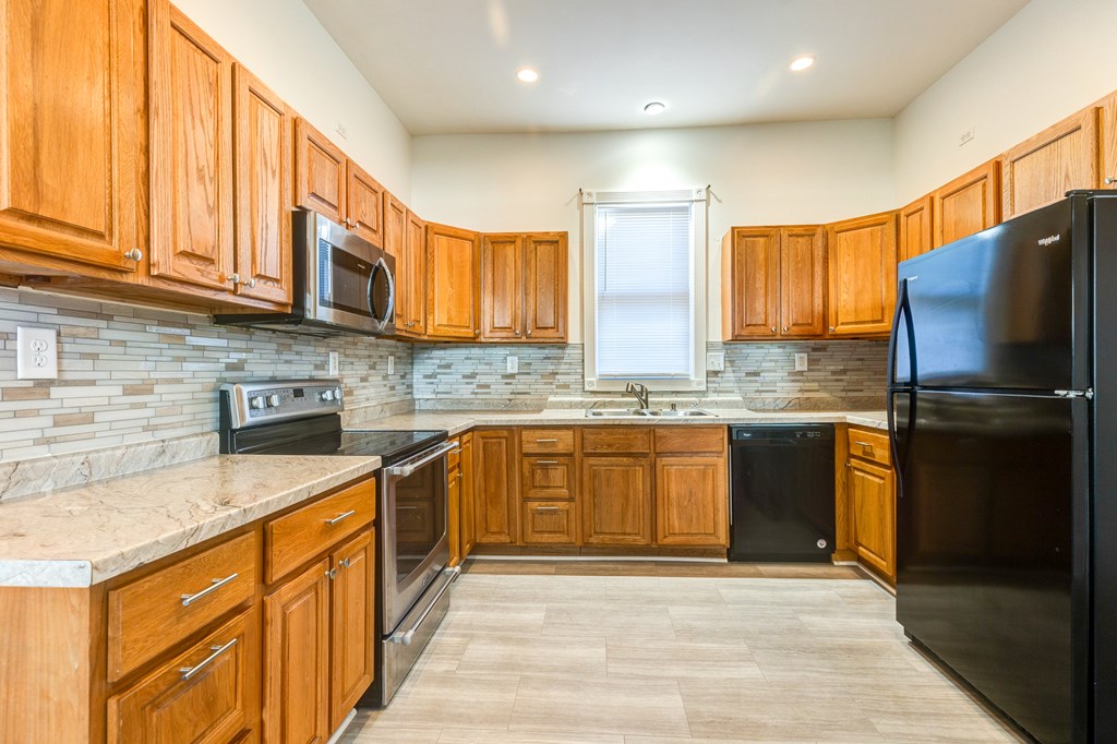 Salina, Kansas 67401, United States, 4 Bedrooms Bedrooms, ,2 BathroomsBathrooms,Residential,Pending,65769