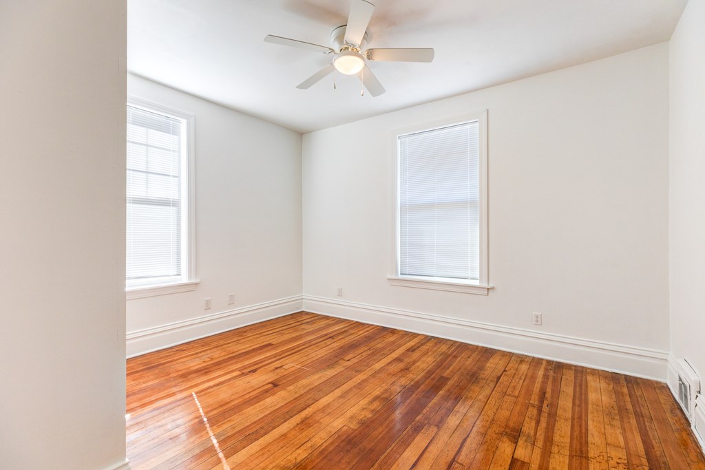 Salina, Kansas 67401, United States, 4 Bedrooms Bedrooms, ,2 BathroomsBathrooms,Residential,Pending,65769