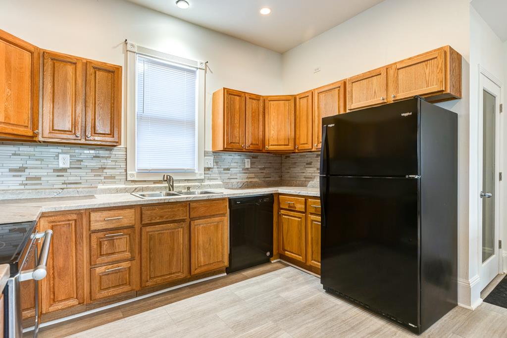 Salina, Kansas 67401, United States, 4 Bedrooms Bedrooms, ,2 BathroomsBathrooms,Residential,Pending,65769