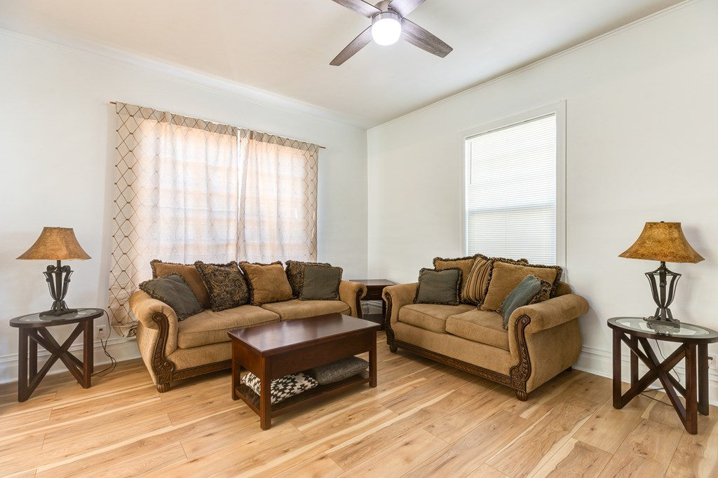 Salina, Kansas 67401, United States, 4 Bedrooms Bedrooms, ,2 BathroomsBathrooms,Residential,Pending,65769