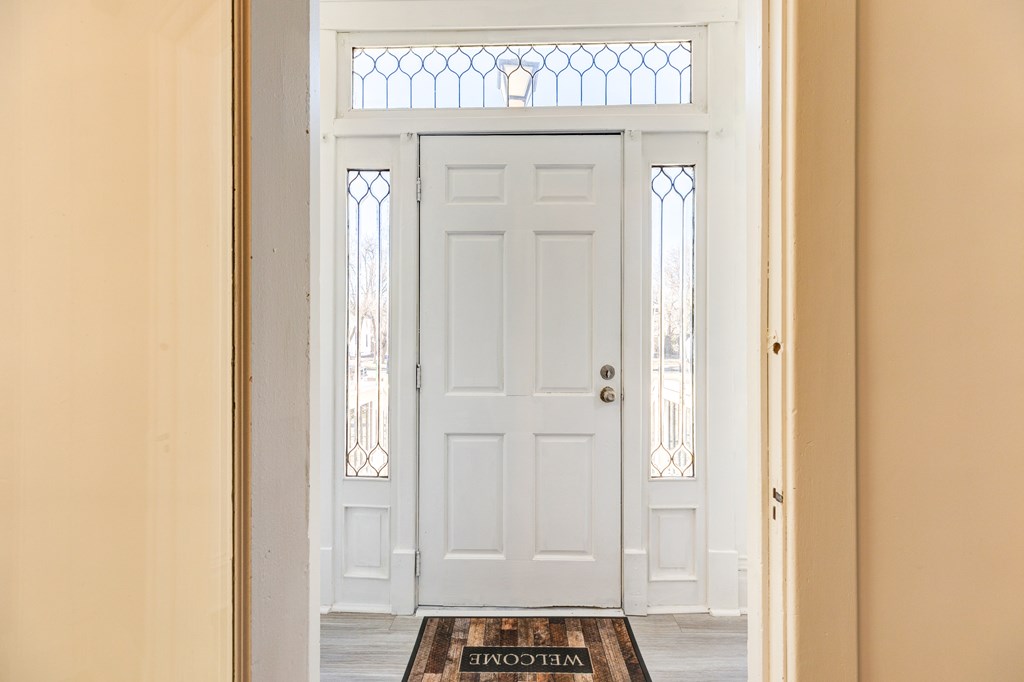 Salina, Kansas 67401, United States, 4 Bedrooms Bedrooms, ,2 BathroomsBathrooms,Residential,Pending,65769