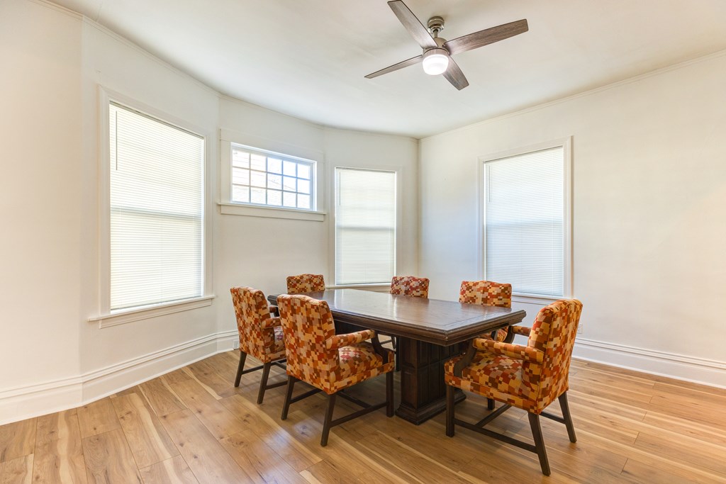 Salina, Kansas 67401, United States, 4 Bedrooms Bedrooms, ,2 BathroomsBathrooms,Residential,Pending,65769