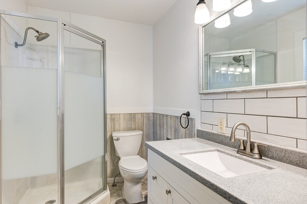 Salina, Kansas 67401, United States, 4 Bedrooms Bedrooms, ,2 BathroomsBathrooms,Residential,Pending,65769