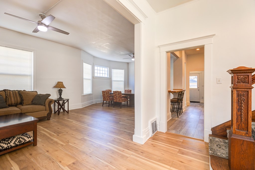 Salina, Kansas 67401, United States, 4 Bedrooms Bedrooms, ,2 BathroomsBathrooms,Residential,Pending,65769