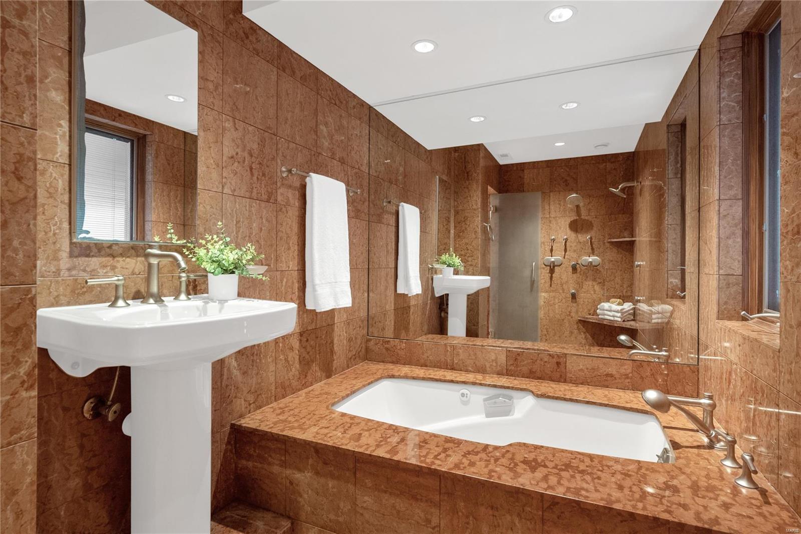 Pershing Townhomes Condo - Residential