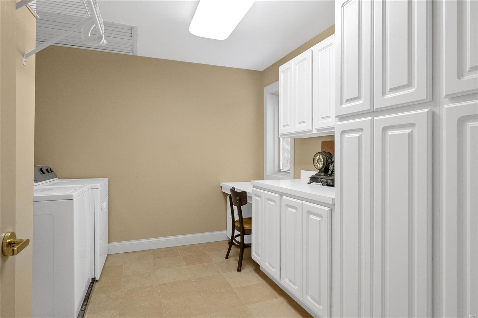 Pershing Townhomes Condo - Residential