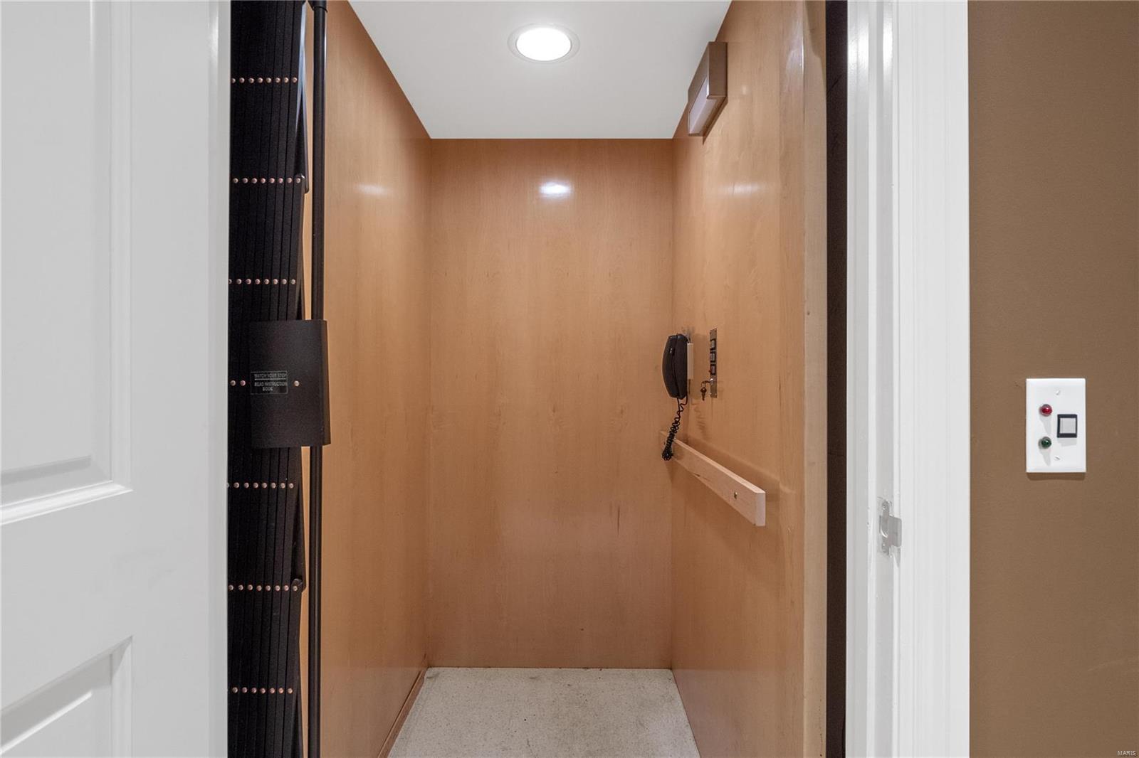 Pershing Townhomes Condo - Residential