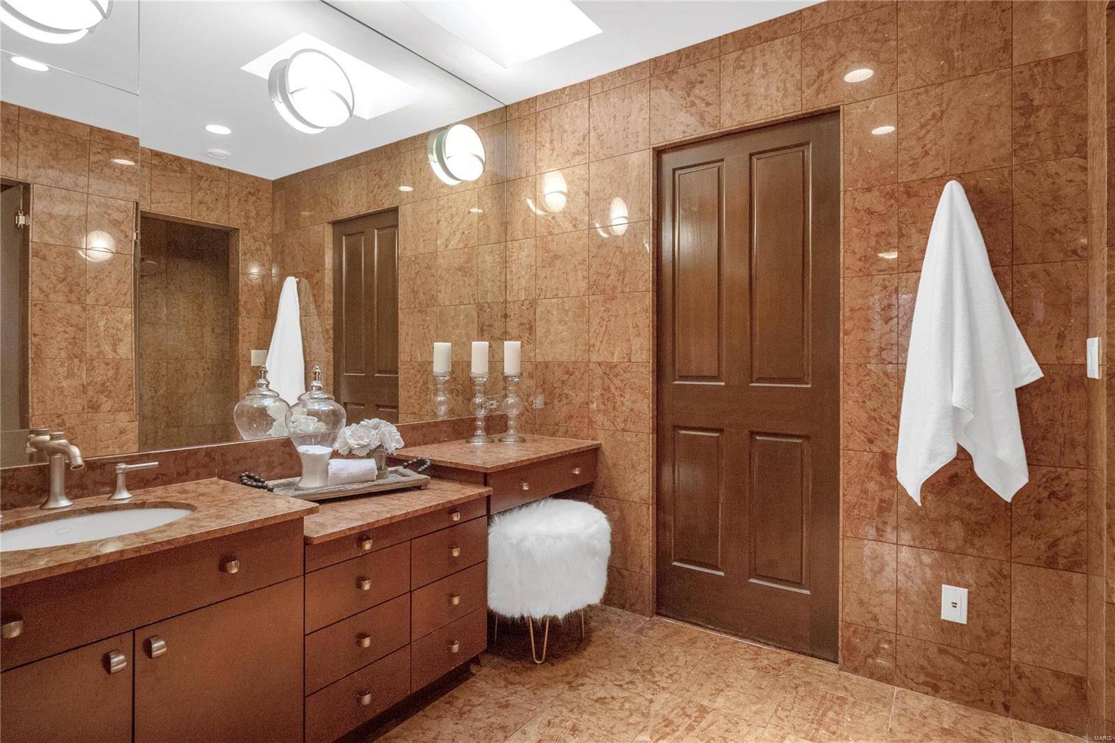 Pershing Townhomes Condo - Residential