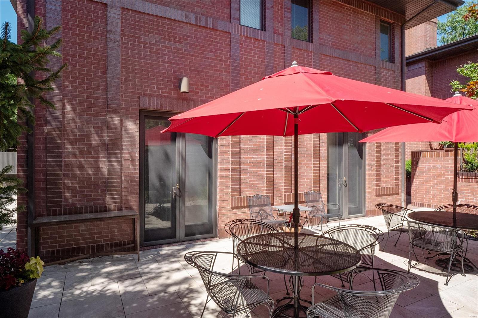 Pershing Townhomes Condo - Residential